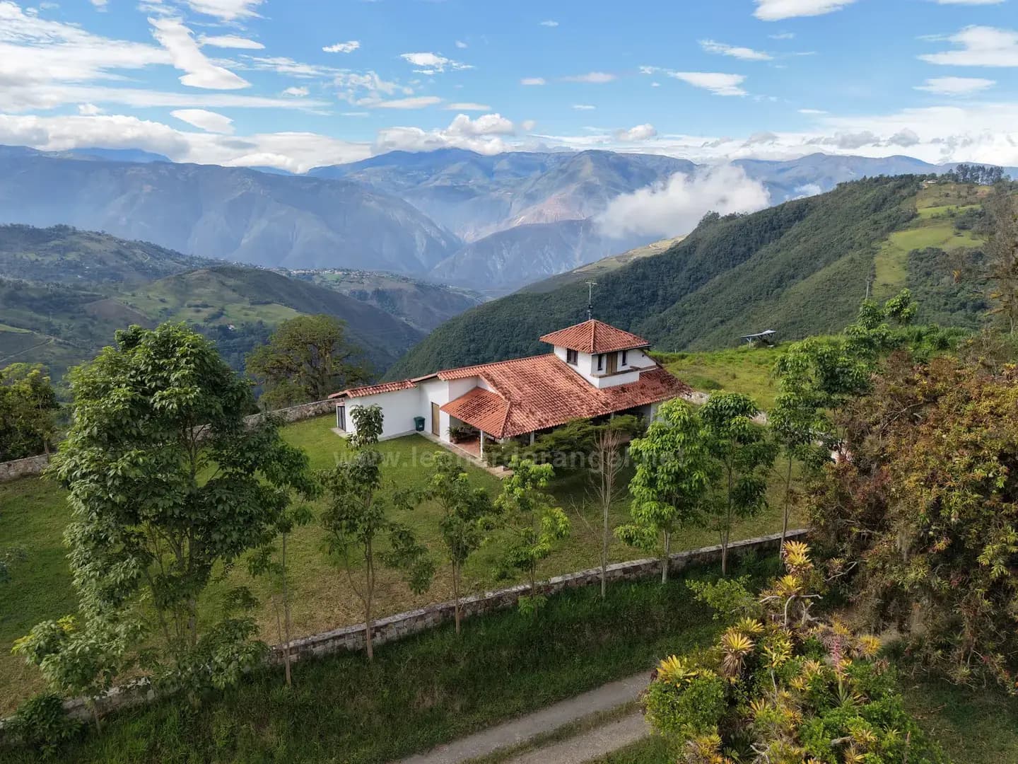 15 Hectáreas en Vía Jají, Mérida: Infinito Potencial Agrícola, Turístico y Vistas de Ensueño