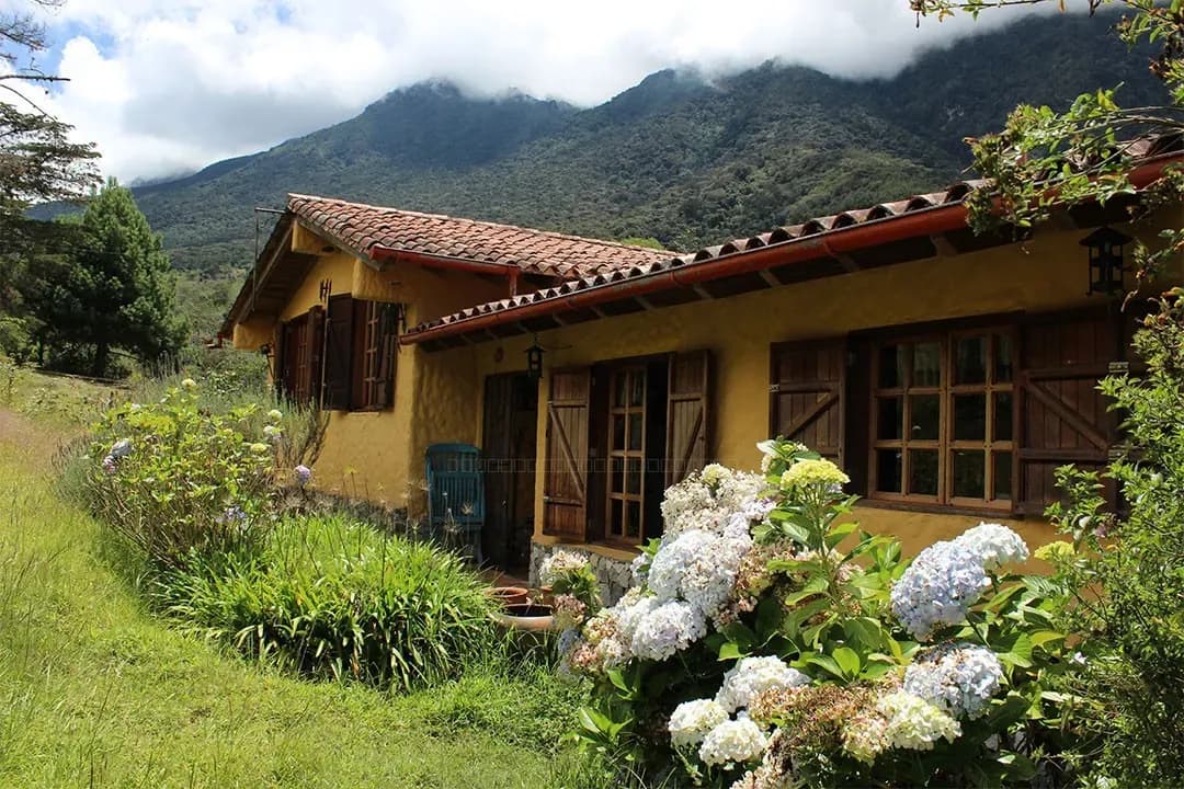 Se Vende Exclusiva Propiedad Con Gran Potencial Turístico Ubicada En El Sector La Caña, El Valle - Mérida.